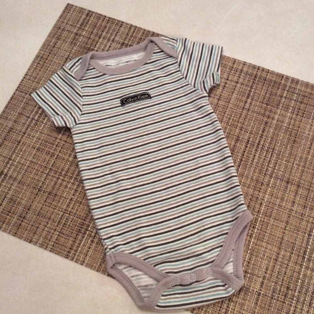 🤑Calvin Klein onesie. Size 3-6M